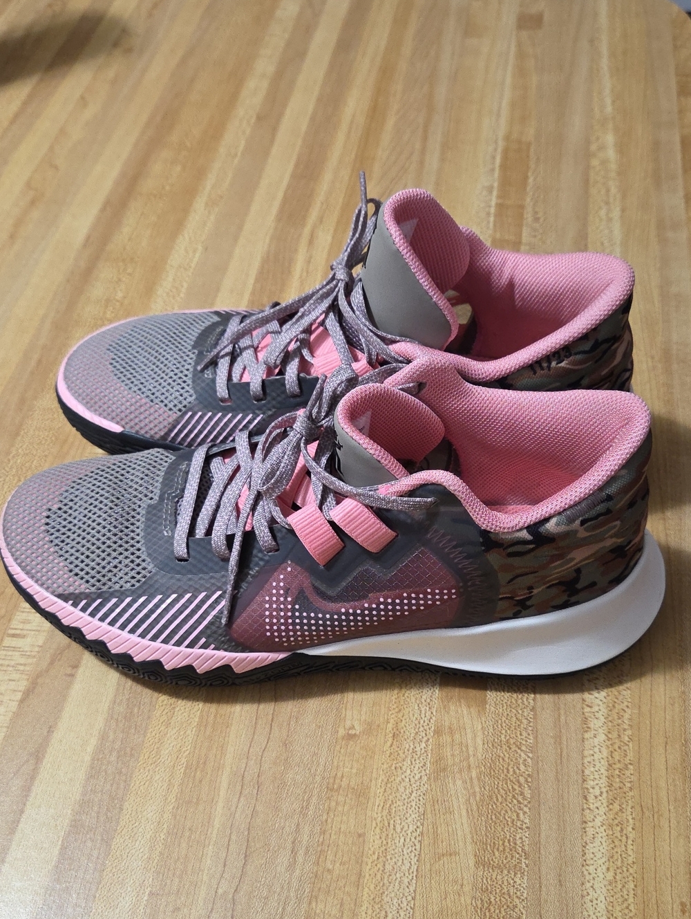 Nike Kyrie Men's Athletic Shoes - Pink & Gray with Camo Heel